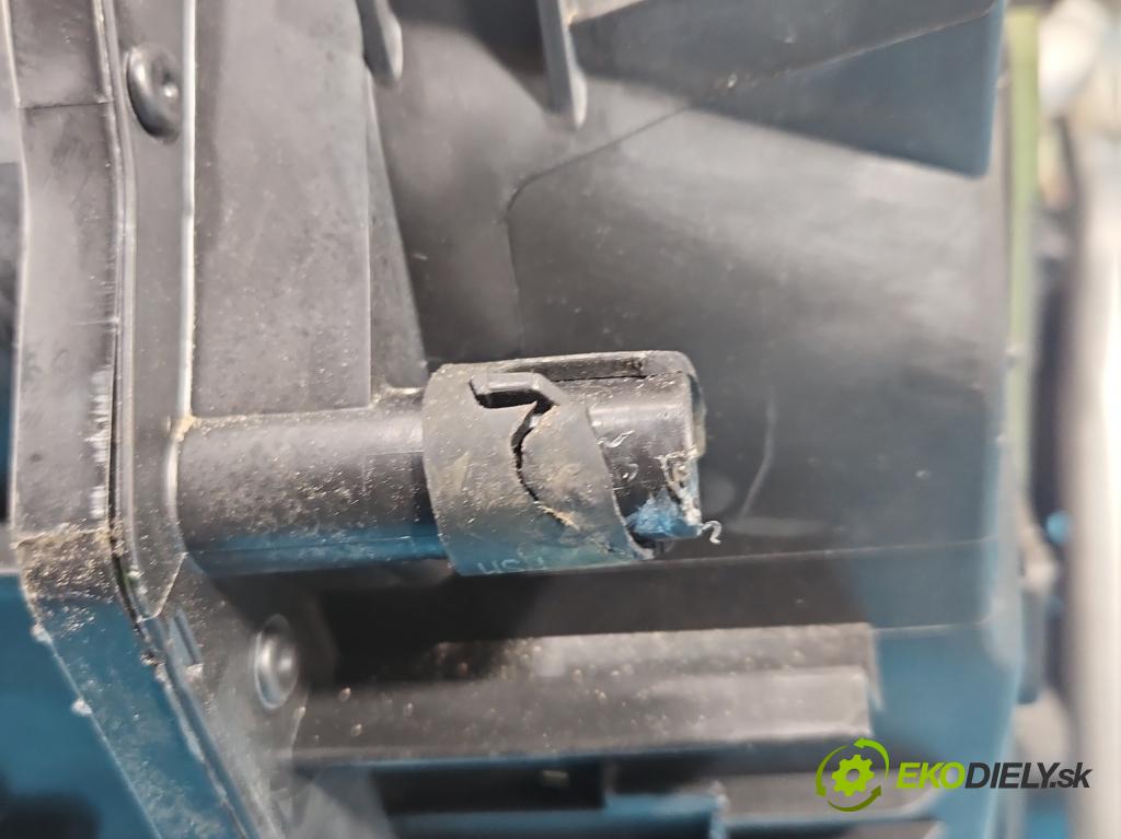 Renault Kadjar 2015-2022 1.2 131 hp manual 96 kW 1197 cm3 5- radiátor 272707975R (Radiátor topení)