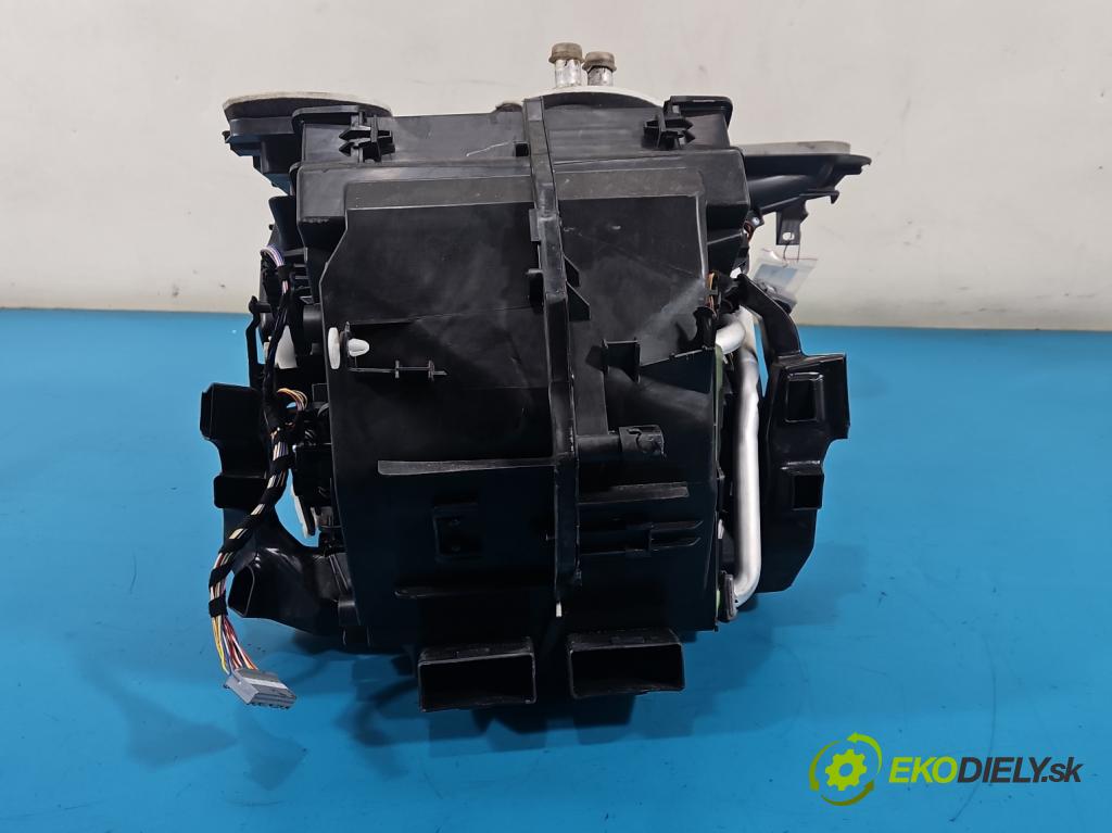 Renault Kadjar 2015-2022 1.2 131 hp manual 96 kW 1197 cm3 5- radiátor 272707975R (Radiátor topení)