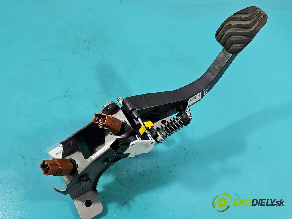 Renault Kadjar 2015-2022 1.2 131 HP manual 96 kW 1197 cm3 5- pedále ostatné 465038803R