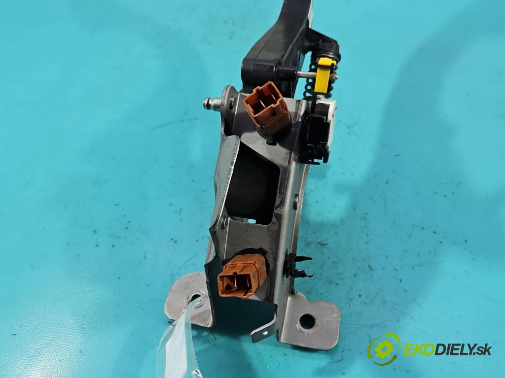 Renault Kadjar 2015-2022 1.2 131 HP manual 96 kW 1197 cm3 5- pedále ostatné 465038803R