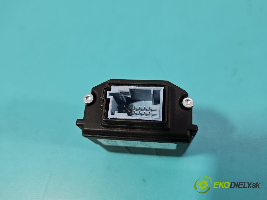 Renault Kadjar 2015-2022 1.2 131 HP manual 96 kW 1197 cm3 5- Kamera predné 284627042R