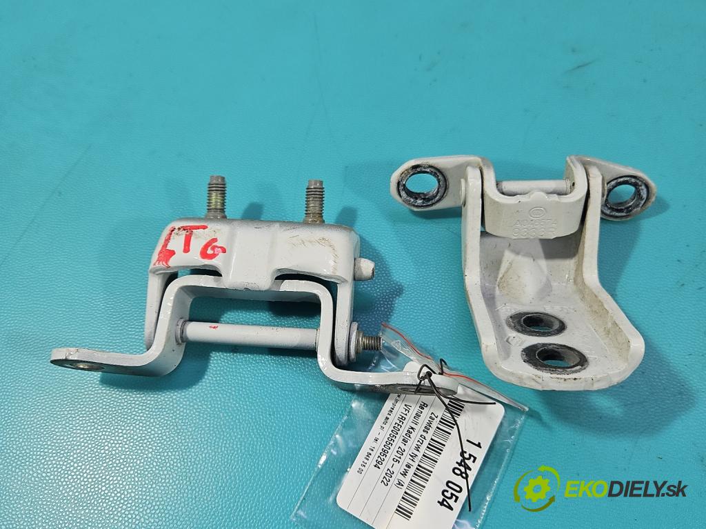 Renault Kadjar 2015-2022 1.2 131 hp manual 96 kW 1197 cm3 5- Závěs: dveře zadní levý