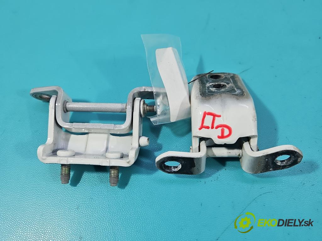 Renault Kadjar 2015-2022 1.2 131 hp manual 96 kW 1197 cm3 5- Závěs: dveře zadní levý