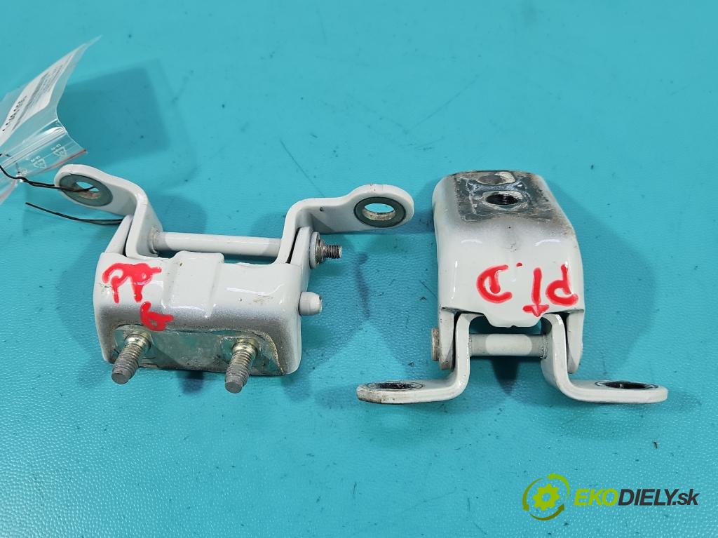 Renault Kadjar 2015-2022 1.2 131 hp manual 96 kW 1197 cm3 5- Závěs: dveře zadní pravý 