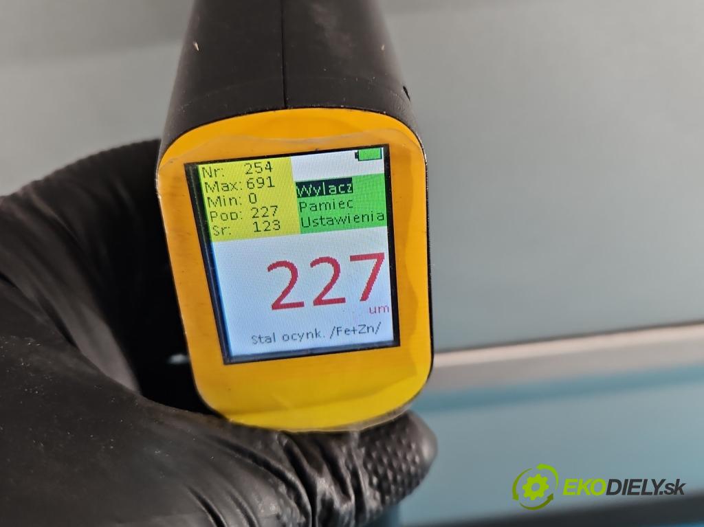 Volvo S40 II 2004-2012 2.0d 136 HP manual 100 kW 1997 cm3 4- dvere predné ľavé  (Kľučka dverí ostatné)