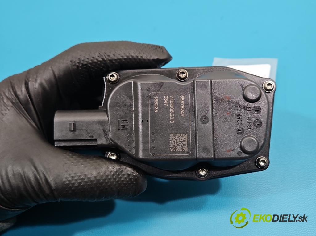 Opel Insignia B 2017-2022 2.0 cdti 209KM automatic 154 kW 1956 cm3 5- Ovladač: klapky: kolektor 55578249 (Motorček ostatné)