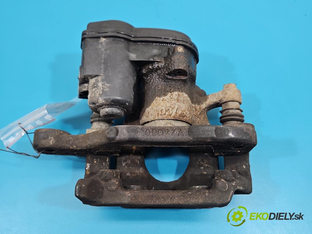 Renault Kadjar 2015-2022 1.2 131 HP manual 96 kW 1197 cm3 5- brzdič zadné pravý  (Kľučka dverí ostatné)