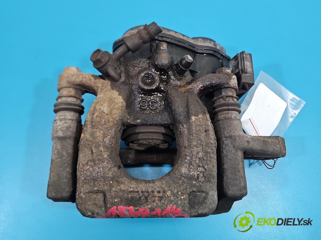 Renault Kadjar 2015-2022 1.2 131 HP manual 96 kW 1197 cm3 5- brzdič zadné pravý  (Kľučka dverí ostatné)