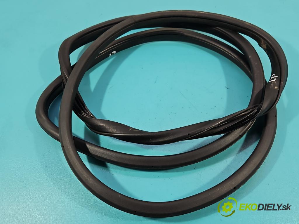 Renault Kadjar 2015-2022 1.2 131 hp manual 96 kW 1197 cm3 5- Těsnění: dveře přední levé