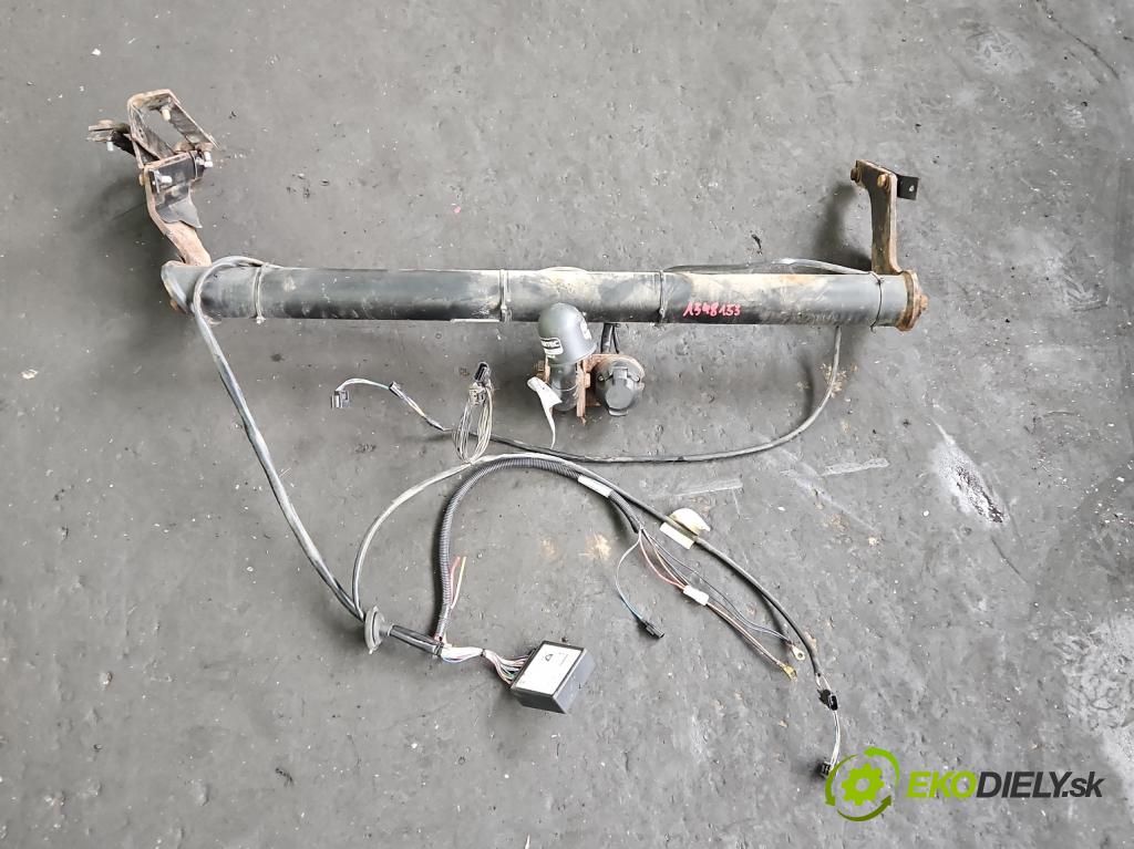 Renault Kadjar 2015-2022 1.2 131 hp manual 96 kW 1197 cm3 5- oko tažné 8201652645 (Tažné zařízení)