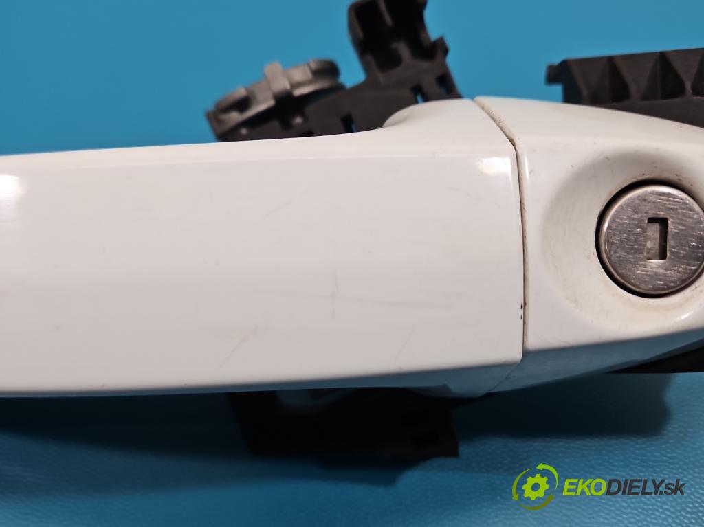 Ford Fiesta Mk7 2008-2017 1.2 16V 82 HP manual 60 kW 1242 cm3 3- rukoväť predné ľavé mimo: 8A61-A224A3-AG (Kľučka dverí vonkajšia predná ľavá)