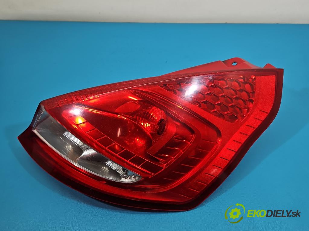 Ford Fiesta Mk7 2008-2017 1.2 16V 82 HP manual 60 kW 1242 cm3 3- svetlo / reflektor zadné pravé 8A61-13404-A (Kľučka dverí ostatné)