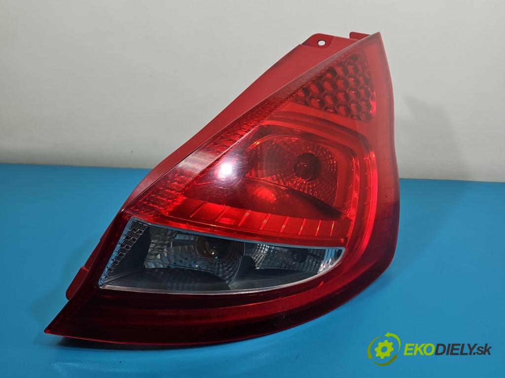 Ford Fiesta Mk7 2008-2017 1.2 16V 82 HP manual 60 kW 1242 cm3 3- svetlo / reflektor zadné pravé 8A61-13404-A (Kľučka dverí ostatné)
