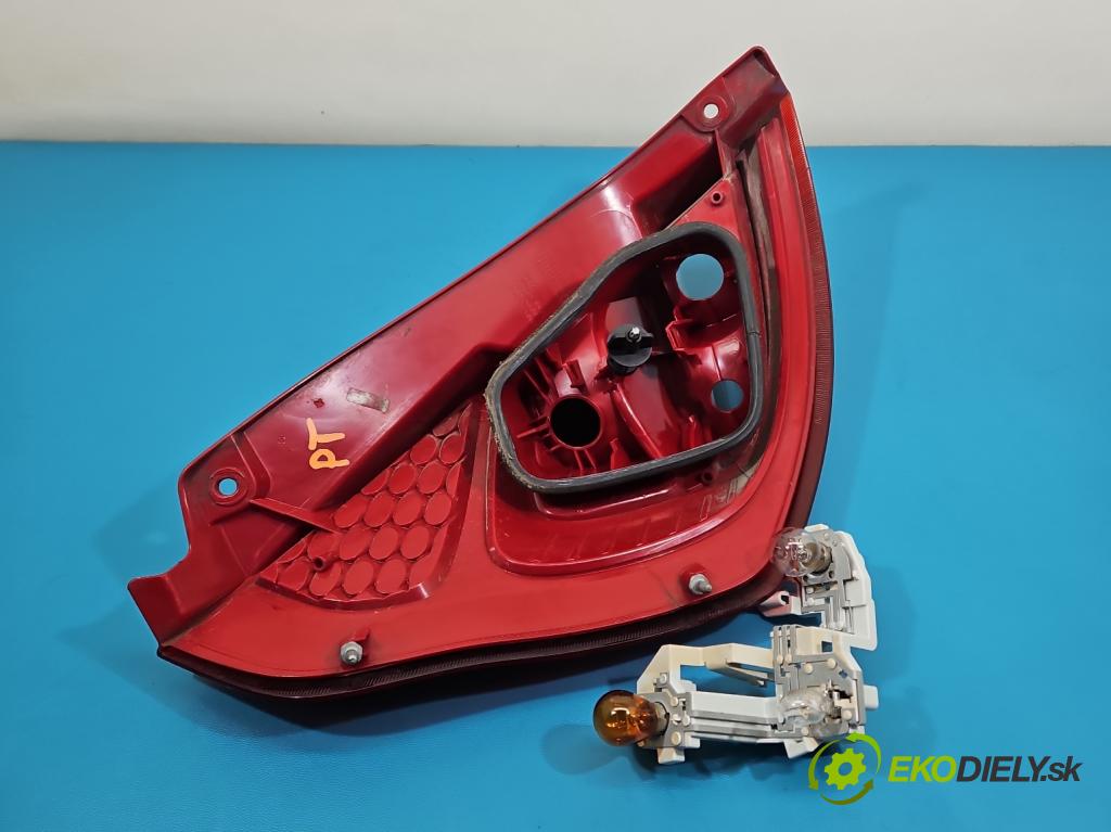 Ford Fiesta Mk7 2008-2017 1.2 16V 82 HP manual 60 kW 1242 cm3 3- svetlo / reflektor zadné pravé 8A61-13404-A (Kľučka dverí ostatné)