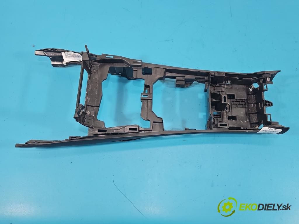 Peugeot 508 II 2018- 1.5 hdi 131 HP manual 96 kW 1499 cm3 5- kryt plast 9G49A128