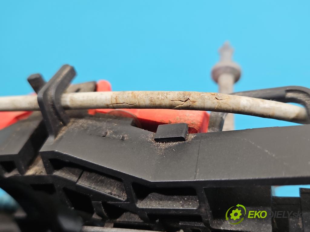 Bmw 3 F30 2011-2018 2.0d 184hp manual 135 kW 1995 cm3 5- rukoväť predné ľavé mimo: 7321639 (Kľučka dverí vonkajšia predná ľavá)