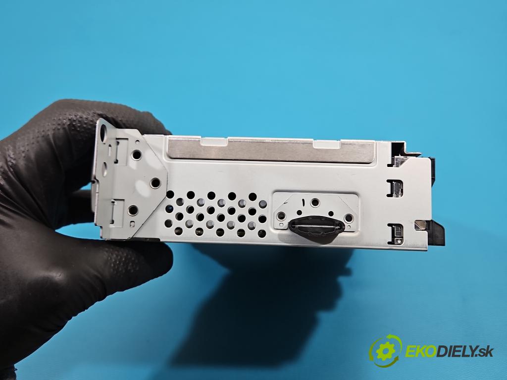 Bmw 3 F30 2011-2018 2.0d 184hp manual 135 kW 1995 cm3 5- Radio originál 9331600