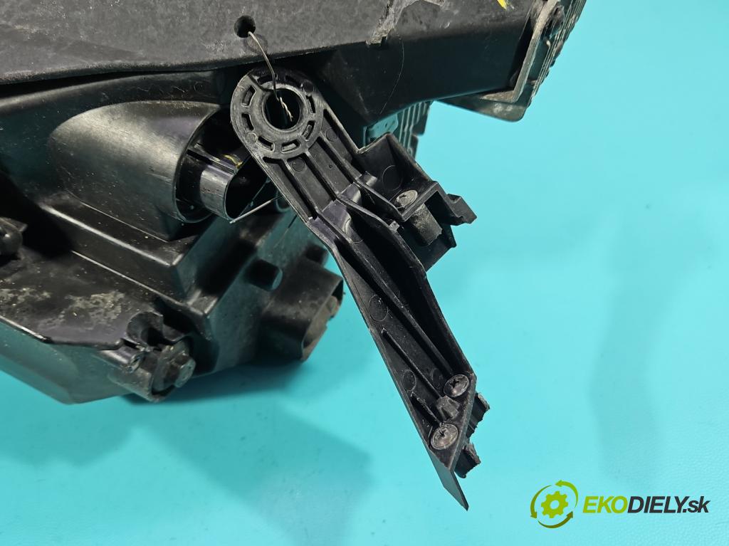 Hyundai I30 III 2016- 2.0 16V 280KM: automatic 206 kW 1998 cm3 5- Reflektor: pravý 92102G4600 (Svetlo predné pravé)