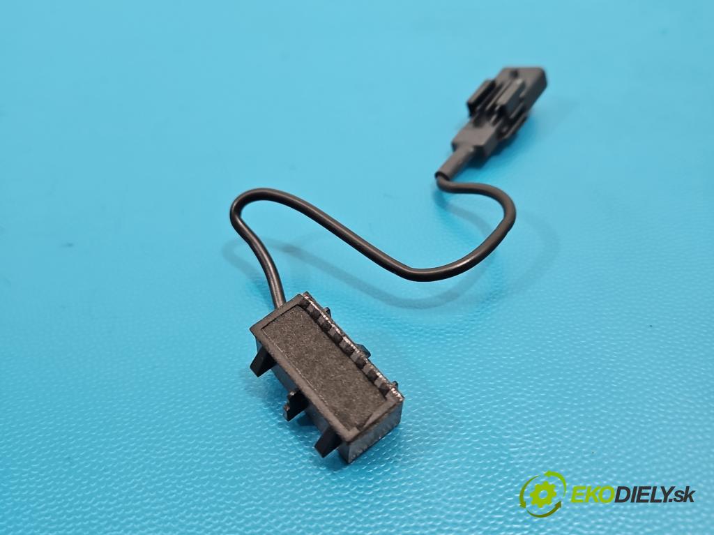 Renault Kadjar 2015-2022 1.2 131 HP manual 96 kW 1197 cm3 5- Mikrofon: 283121678R