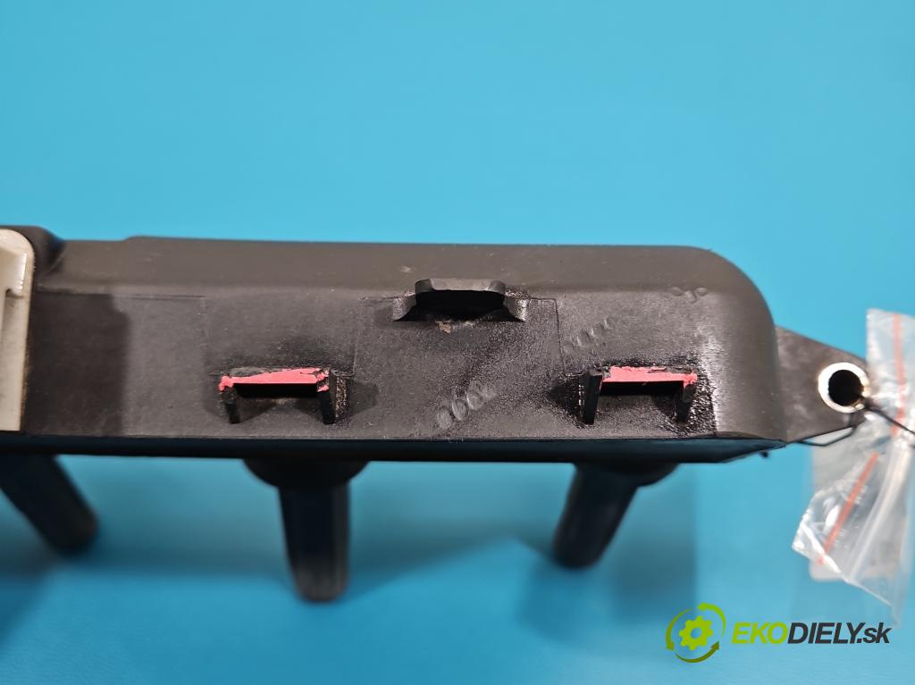 Peugeot 206 1.4 8V 75 HP manual 55 kW 1360 cm3 3- cievka zapaľovacia  (Zapaľovacia cievka)