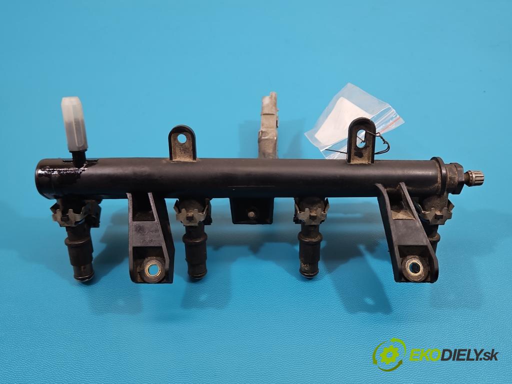 Peugeot 206 1.4 8V 75 HP manual 55 kW 1360 cm3 3- vstrek 01F002A (Vstrekovač paliva)