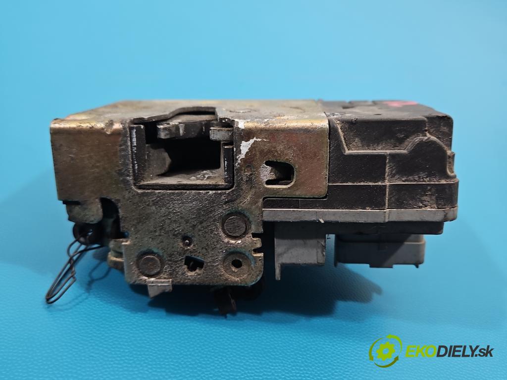 Peugeot 206 1.4 8V 75 hp manual 55 kW 1360 cm3 3- zámek přední levý