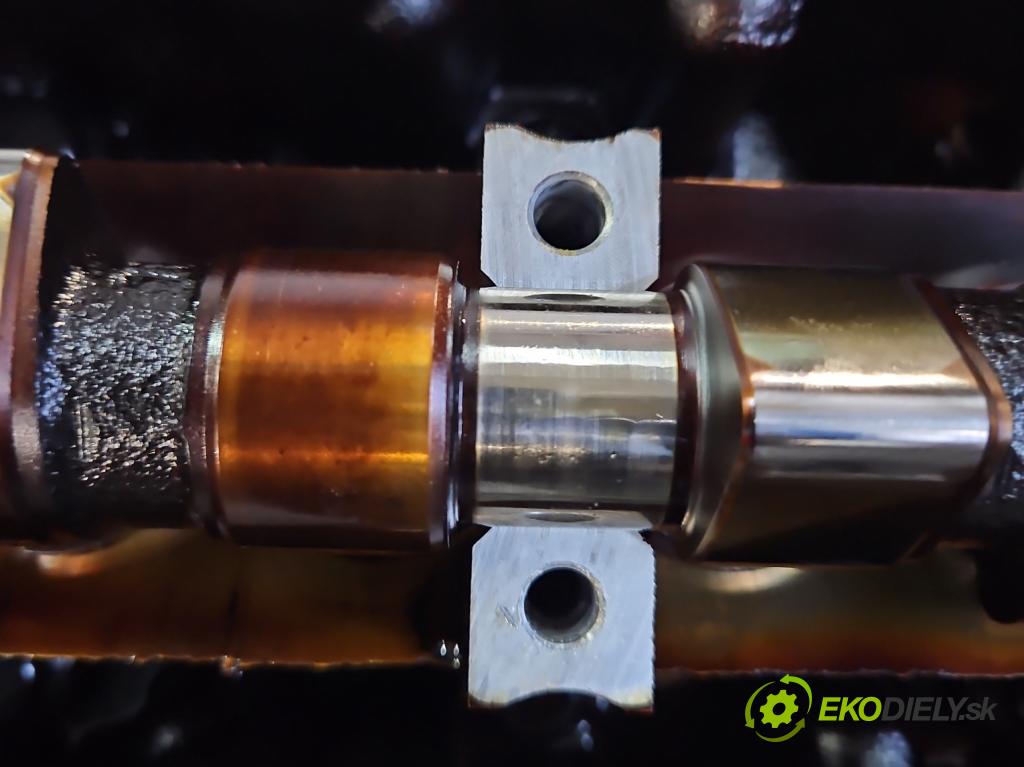 Fiat Punto Grande 1.4 8V 77 HP manual 57 kW 1368 cm3 5- motor benzín: 350A1000