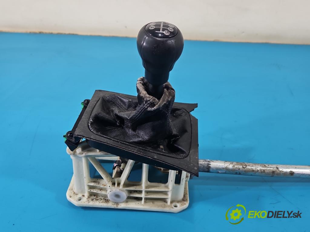 Opel Astra II 1998-2009 1.6 8V 84KM manual 62 kW 1598 cm3 5- Páka: Změny: stupeň,rýchlosť 90523924 (Rýchlostná páka (kulisa))