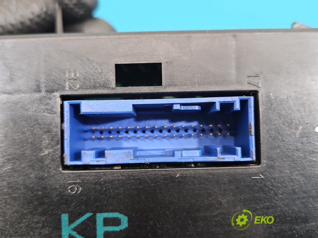 Opel Astra III 2004-2014 1.6 16V 105 HP manual 77 kW 1598 cm3 5- Zobrazit: 13111163 (Prístrojová doska)