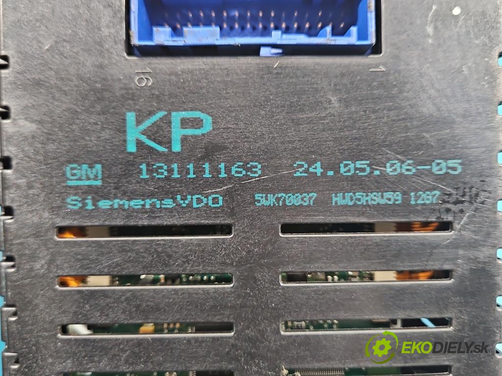 Opel Astra III 2004-2014 1.6 16V 105 HP manual 77 kW 1598 cm3 5- Zobrazit: 13111163 (Prístrojová doska)