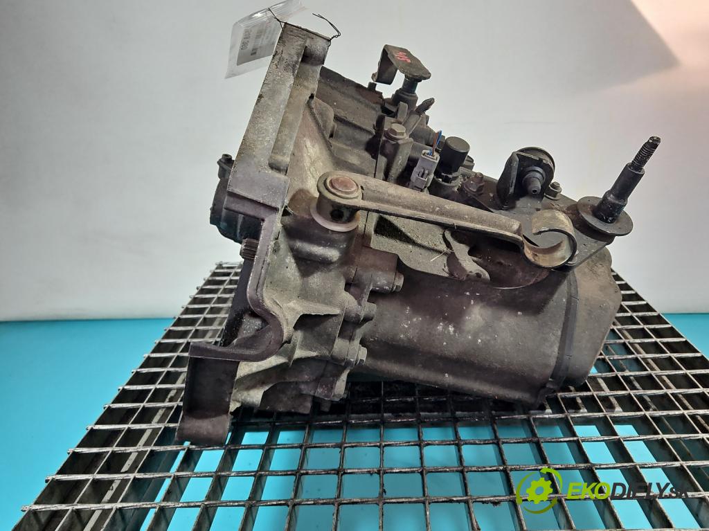 Peugeot 206 1.4 8V 75 HP manual 55 kW 1360 cm3 3- prevodovka stupeň,rýchlosť manual 20CP81