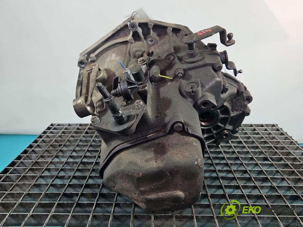 Peugeot 206 1.4 8V 75 HP manual 55 kW 1360 cm3 3- prevodovka stupeň,rýchlosť manual 20CP81