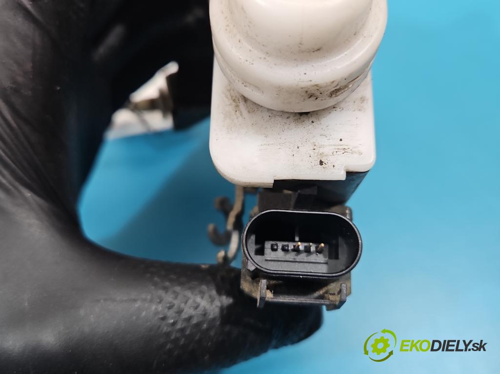 Audi A4 B5 1994-2001 1.9 tdi 110 hp manual 81 kW 1896 cm3 4- zámek přední levý 8D1837015F