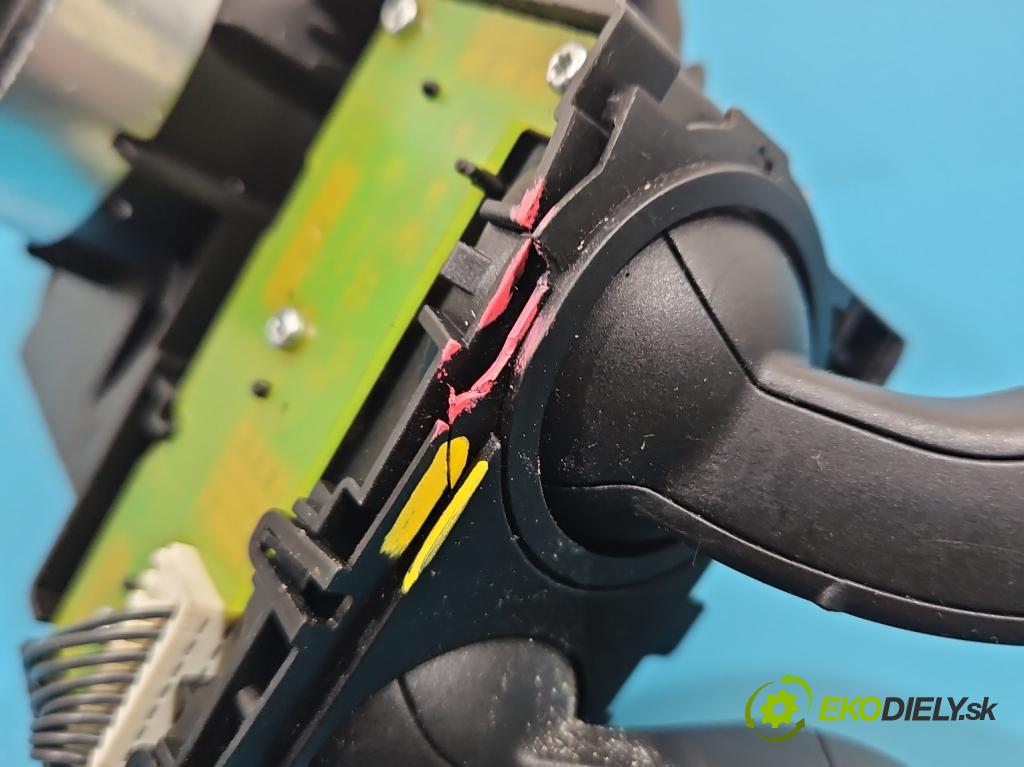 Audi A6 C7 2011-2018 2.0 TFSI 179KM automatic 132 kW 1984 cm3 4- Přepínač sdružený 4G8953502A (Páčky pod volantem)