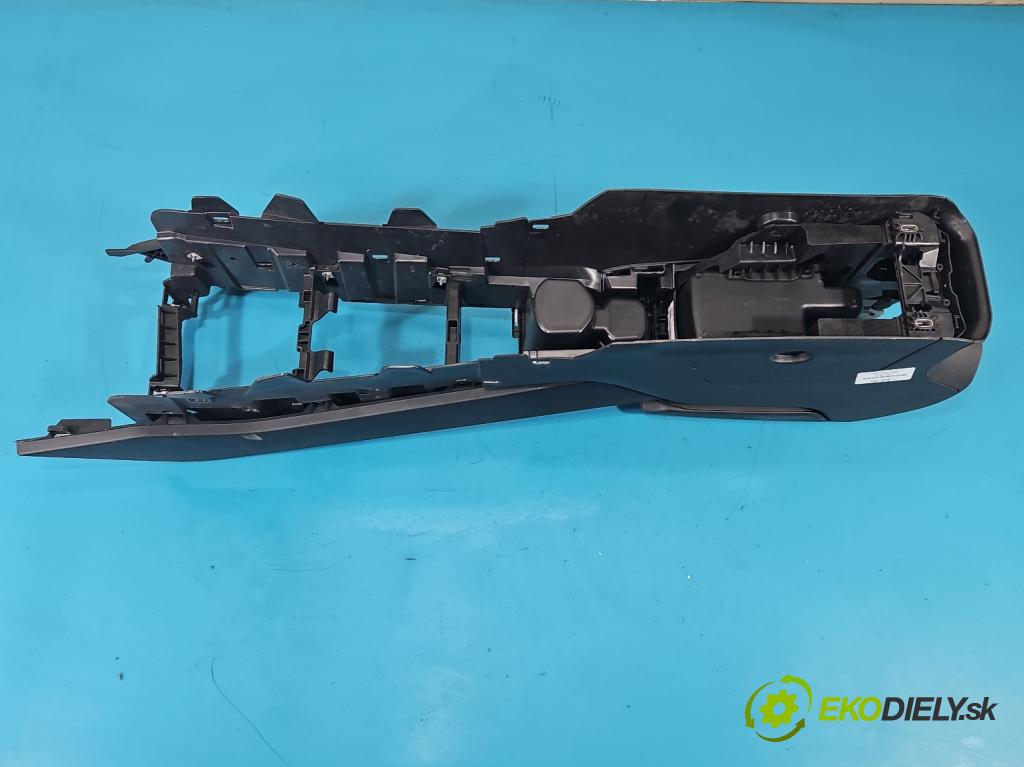 Cupra Formentor 20- 1.5 TSI 150 HP automatic 110 kW 1498 cm3 5- operadlo 960312000 (Lakťová opierka)