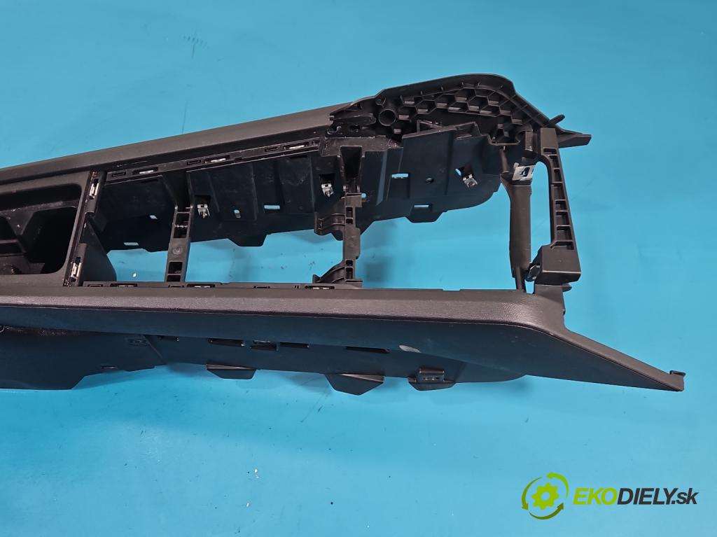 Cupra Formentor 20- 1.5 TSI 150 HP automatic 110 kW 1498 cm3 5- operadlo 960312000 (Lakťová opierka)