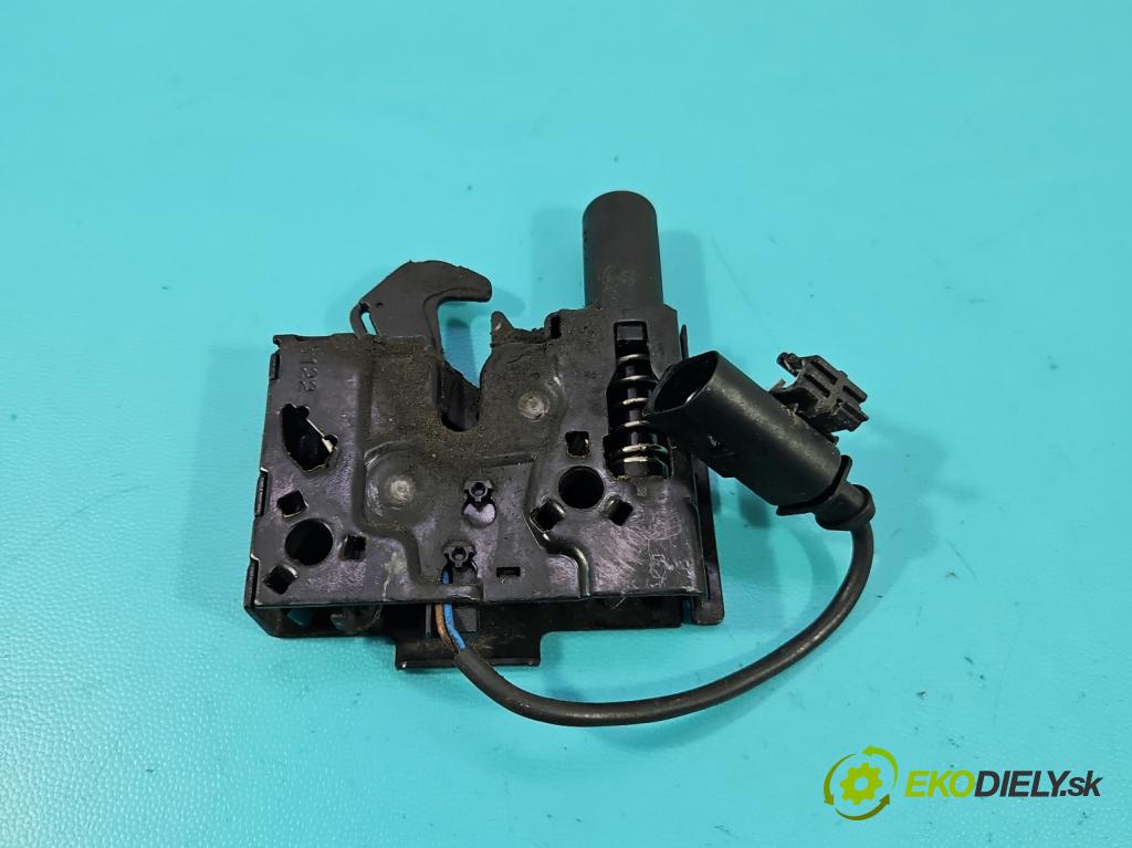 Cupra Formentor 20- 1.5 TSI 150 HP automatic 110 kW 1498 cm3 5- zámok kapoty 5FF823509026