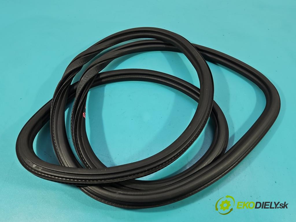 Cupra Formentor 20- 1.5 TSI 150 hp automatic 110 kW 1498 cm3 5- Těsnění: dveře přední levé