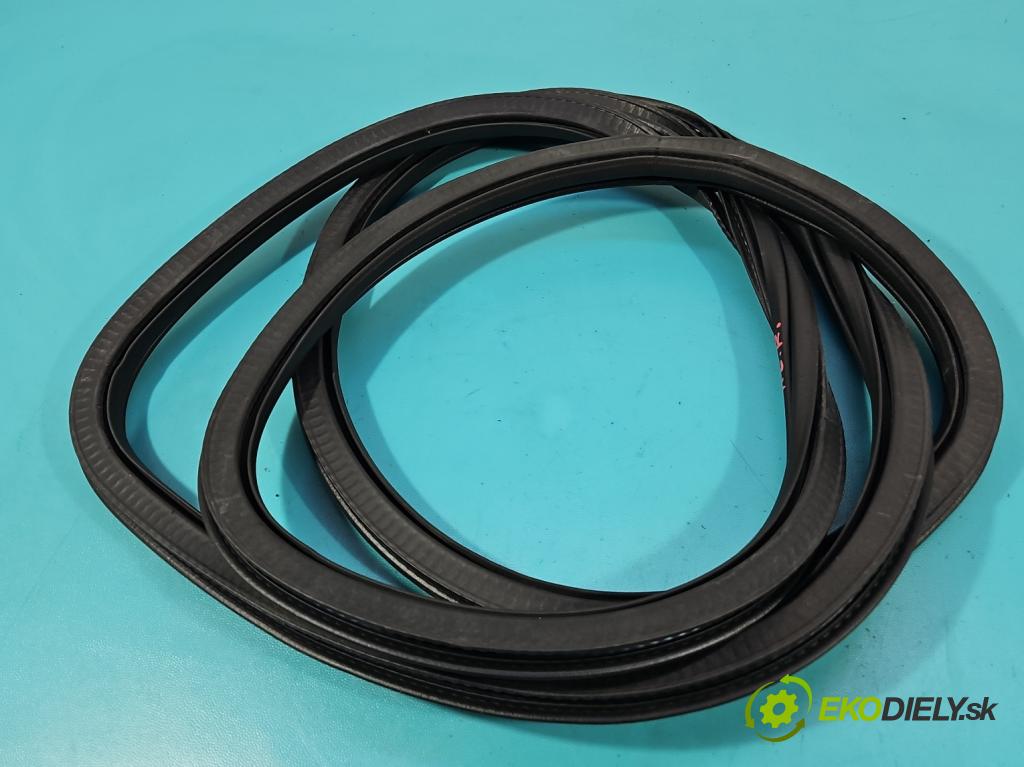 Cupra Formentor 20- 1.5 TSI 150 hp automatic 110 kW 1498 cm3 5- Těsnění: dveře přední levé