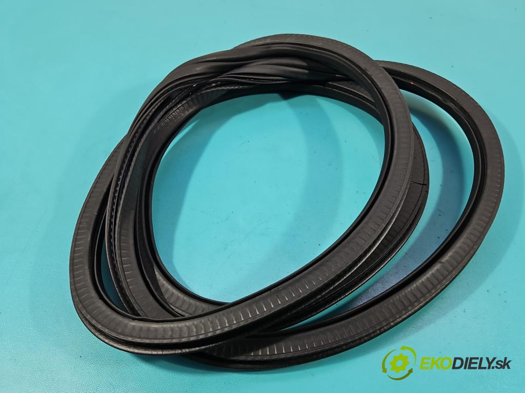 Cupra Formentor 20- 1.5 TSI 150 hp automatic 110 kW 1498 cm3 5- Těsnění: dveře zadní levé  (Karoserie ostatní)