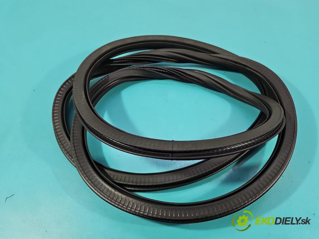 Cupra Formentor 20- 1.5 TSI 150 hp automatic 110 kW 1498 cm3 5- Těsnění: dveře zadní pravé  (Karoserie ostatní)