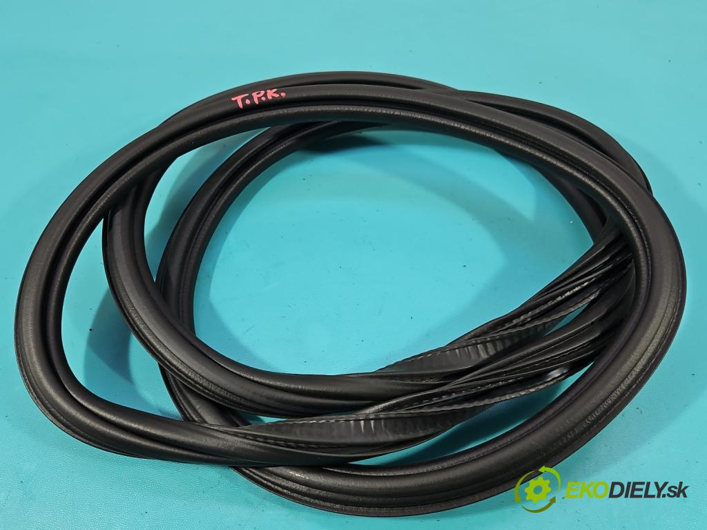 Cupra Formentor 20- 1.5 TSI 150 hp automatic 110 kW 1498 cm3 5- Těsnění: dveře zadní pravé  (Karoserie ostatní)