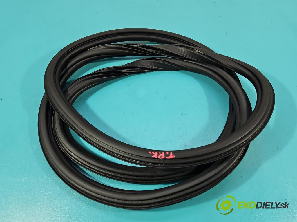 Cupra Formentor 20- 1.5 TSI 150 hp automatic 110 kW 1498 cm3 5- Těsnění: dveře zadní pravé  (Karoserie ostatní)