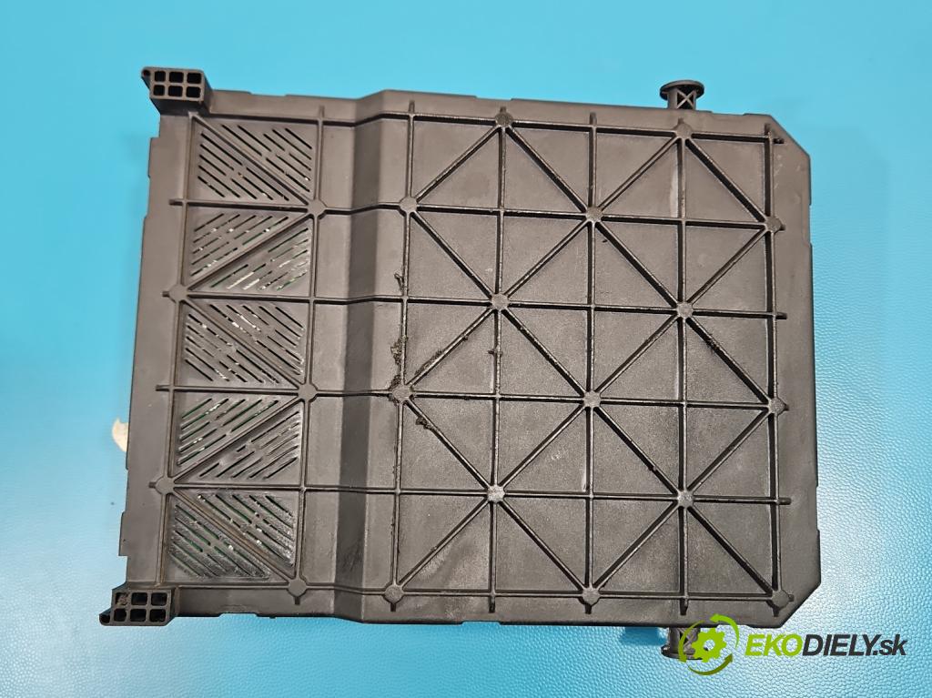 Peugeot 206 1.4 8V 75 HP manual 55 kW 1360 cm3 3- riadiaca jednotka motora 9655004480