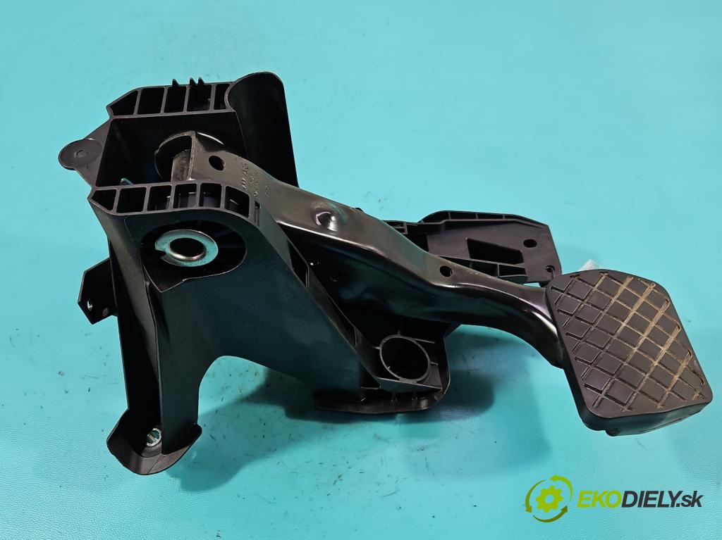 Cupra Formentor 20- 1.5 TSI 150 HP automatic 110 kW 1498 cm3 5- pedále ostatné 5Q1723058CD