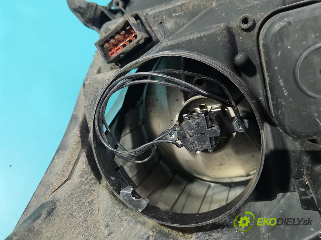 Opel Astra III 2004-2014 1.6 16V 105 HP manual 77 kW 1598 cm3 5- Reflektor: pravý  (Svetlo predné pravé)