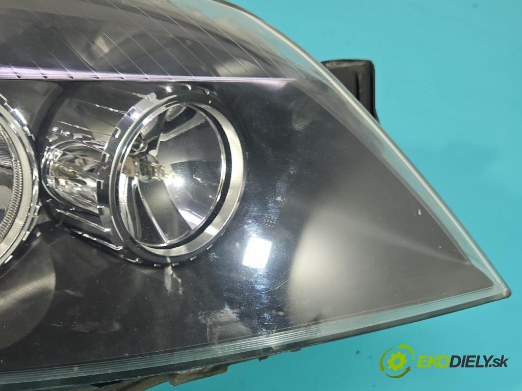 Opel Astra III 2004-2014 1.6 16V 105 HP manual 77 kW 1598 cm3 5- Reflektor: pravý  (Svetlo predné pravé)