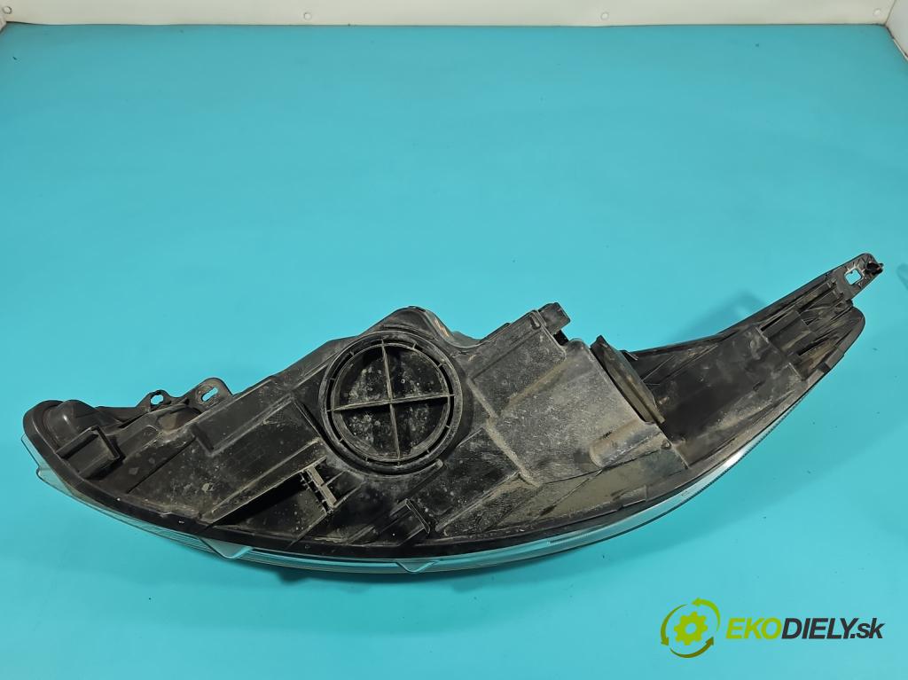 Ford Fiesta Mk7 2008-2017 1.2 16V 82 HP manual 60 kW 1242 cm3 3- Reflektor: pravý 8A61-13W029-CD (Svetlo predné pravé)