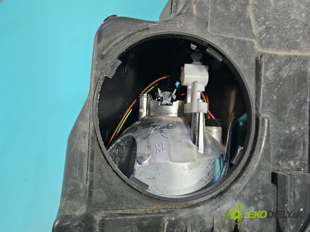 Ford Fiesta Mk7 2008-2017 1.2 16V 82 HP manual 60 kW 1242 cm3 3- Reflektor: pravý 8A61-13W029-CD (Svetlo predné pravé)