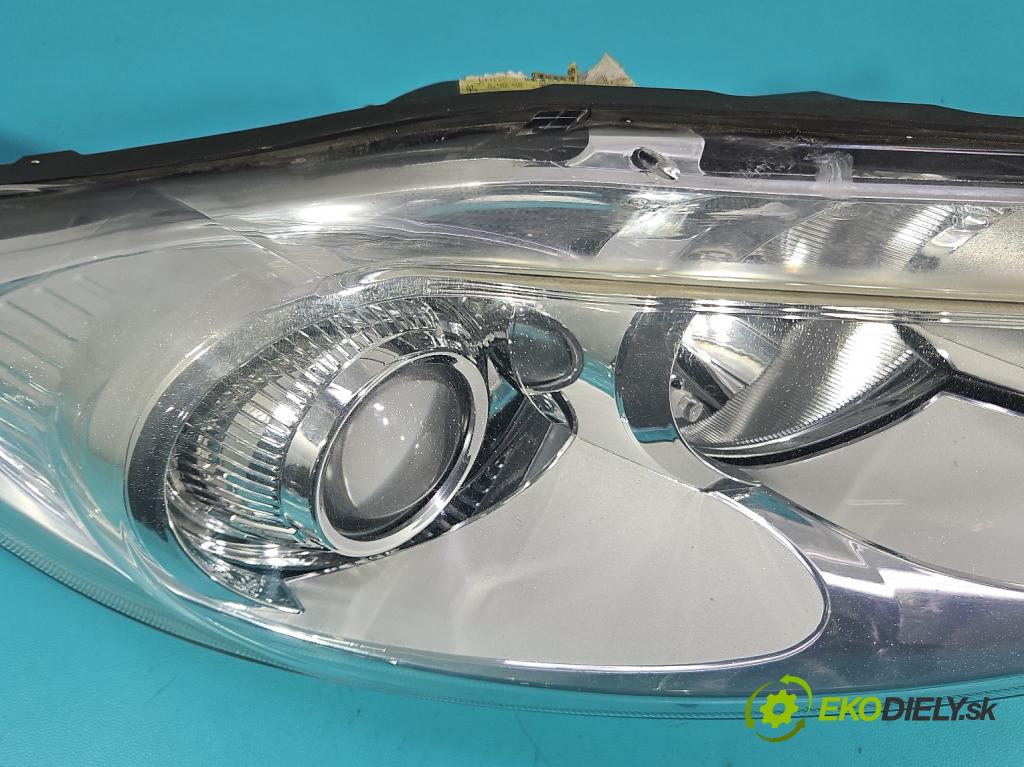 Ford Fiesta Mk7 2008-2017 1.2 16V 82 HP manual 60 kW 1242 cm3 3- Reflektor: pravý 8A61-13W029-CD (Svetlo predné pravé)